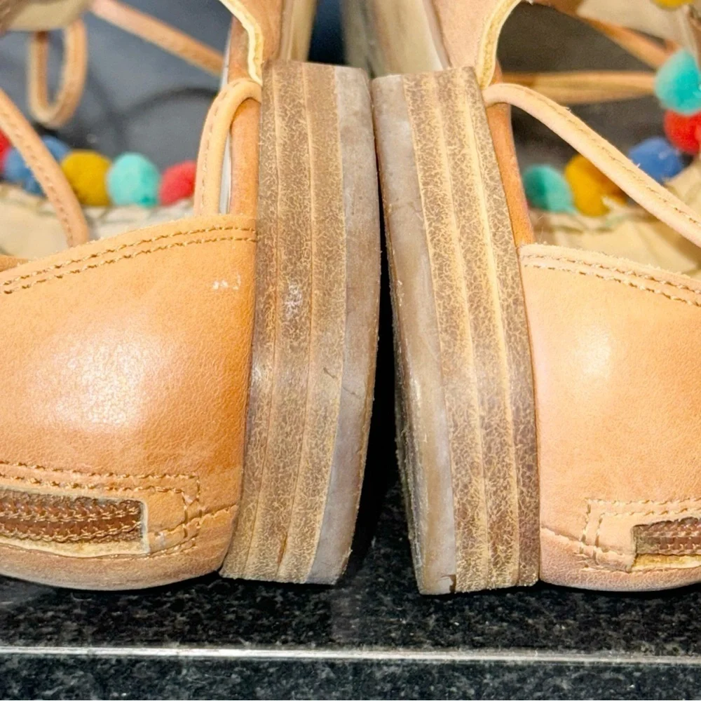 Vince Camuto Balisa Pom Pom Lace-Up Sandals Zip Gladiator Sz 9 Flats shoes